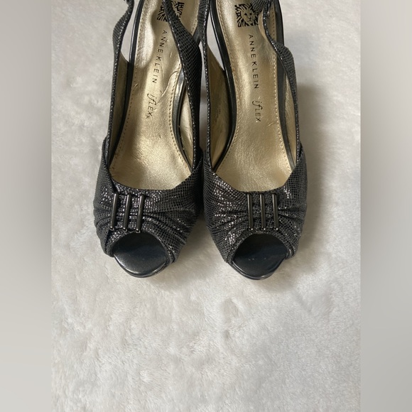 Anne Klein iFlex Silver Womens Size 6.5 Peep Toe Sandals with 4 Inch Heel - Picture 10 of 10